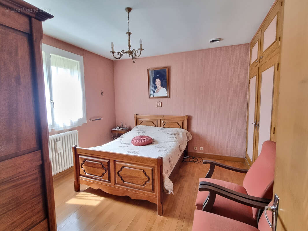 Maison à MONTGIVRAY