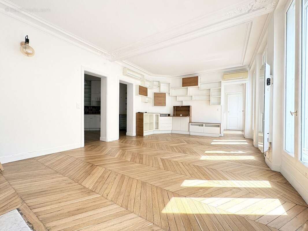 Appartement 71 m² à Paris-18e  - photo 3