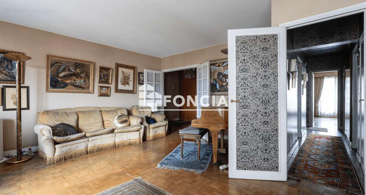 Appartement à PARIS-15E