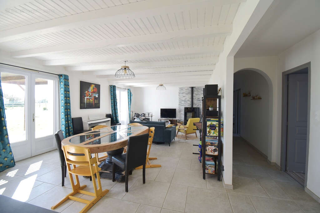 Maison Les Sables d'Olonne 5 pièces 129m2 + T2 45 m2 - photo 4