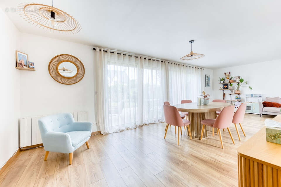 Maison à OZOIR-LA-FERRIERE