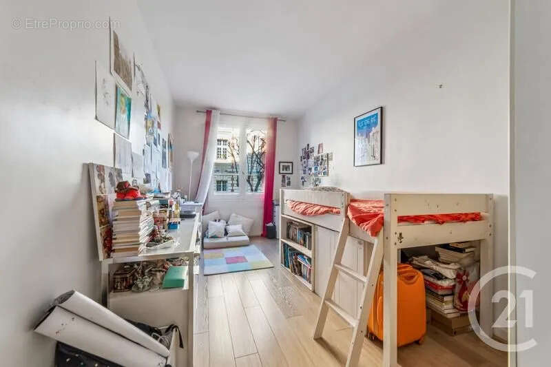 Appartement à NEUILLY-SUR-SEINE
