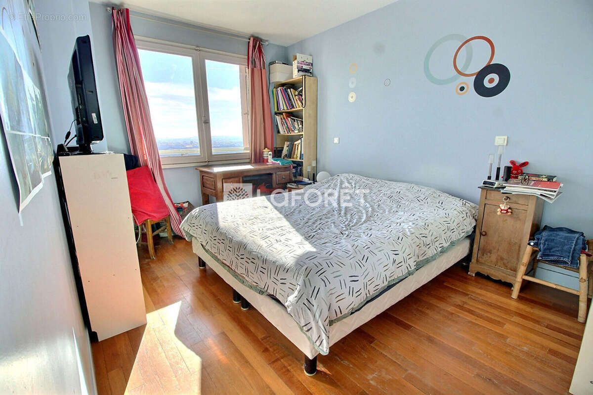 Appartement à SURESNES