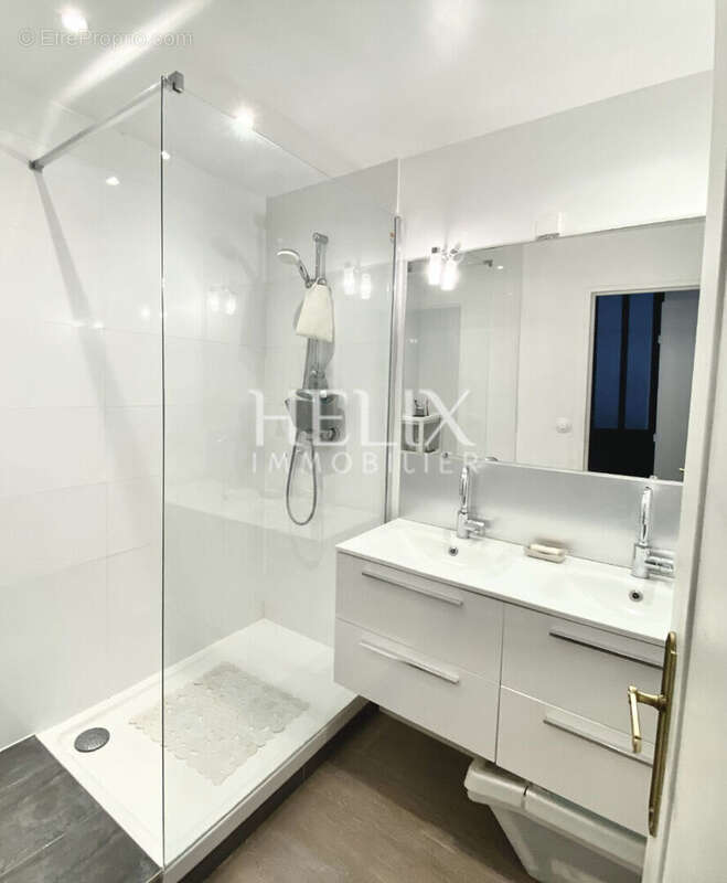 Appartement à LE MESNIL-LE-ROI