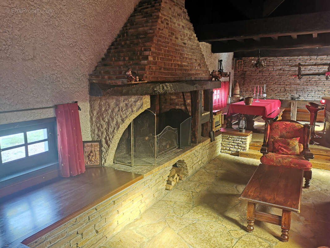 Maison à SAINT-BAUDILLE-DE-LA-TOUR