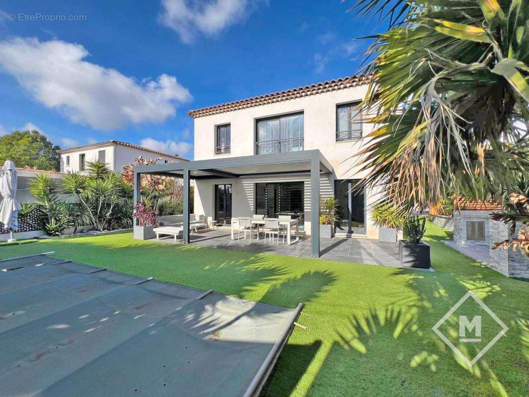 Maison T4 piscine garage 649000€ 13012 Marseille - photo 4