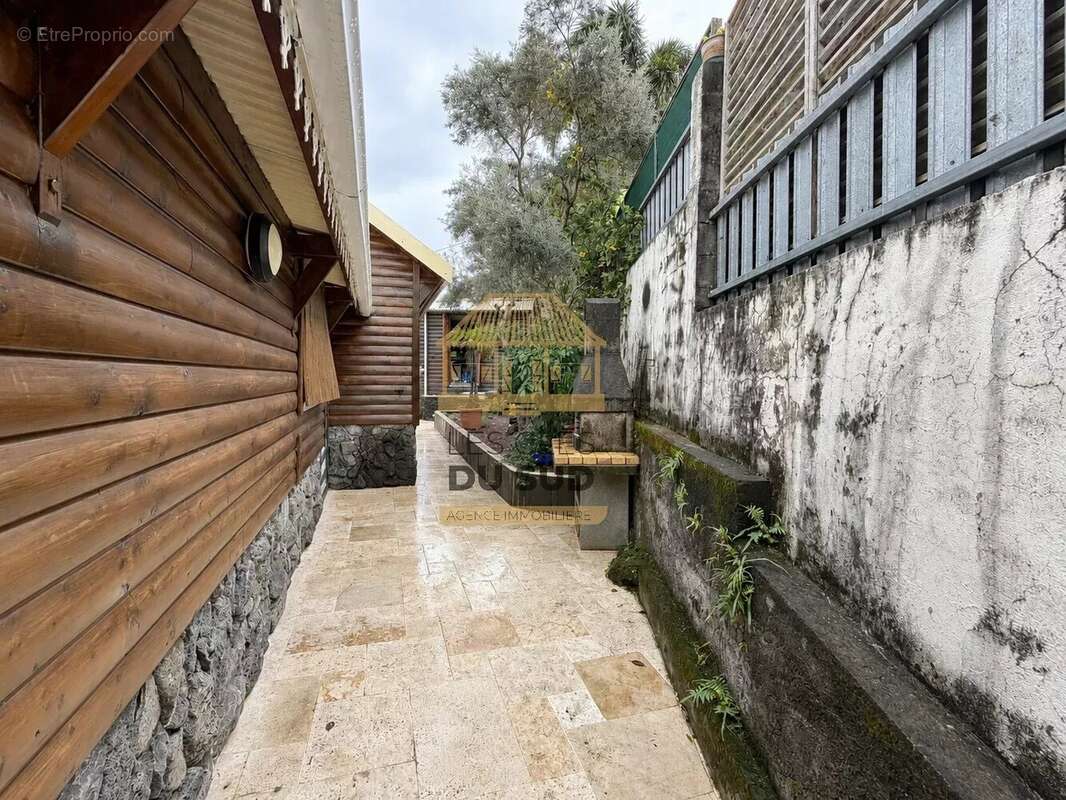 À vendre - maison de type t5  de 161,66 m² environ - saint-joseph - 280 000€ - photo 9