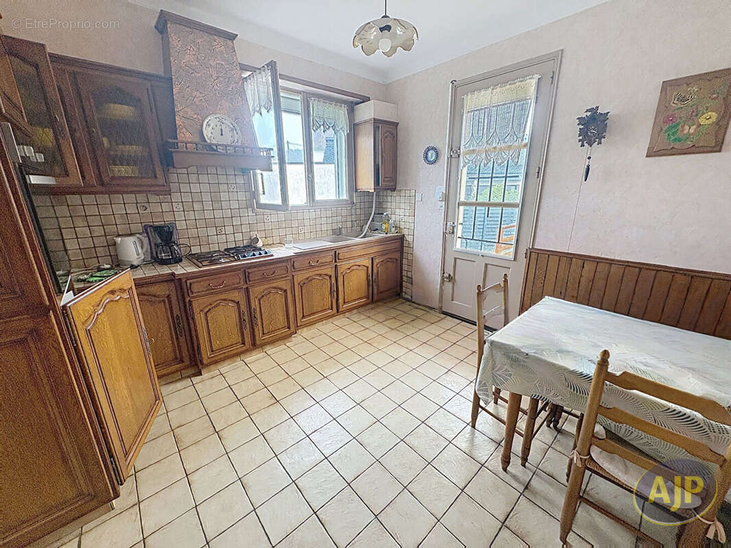 Maison à LE POULIGUEN