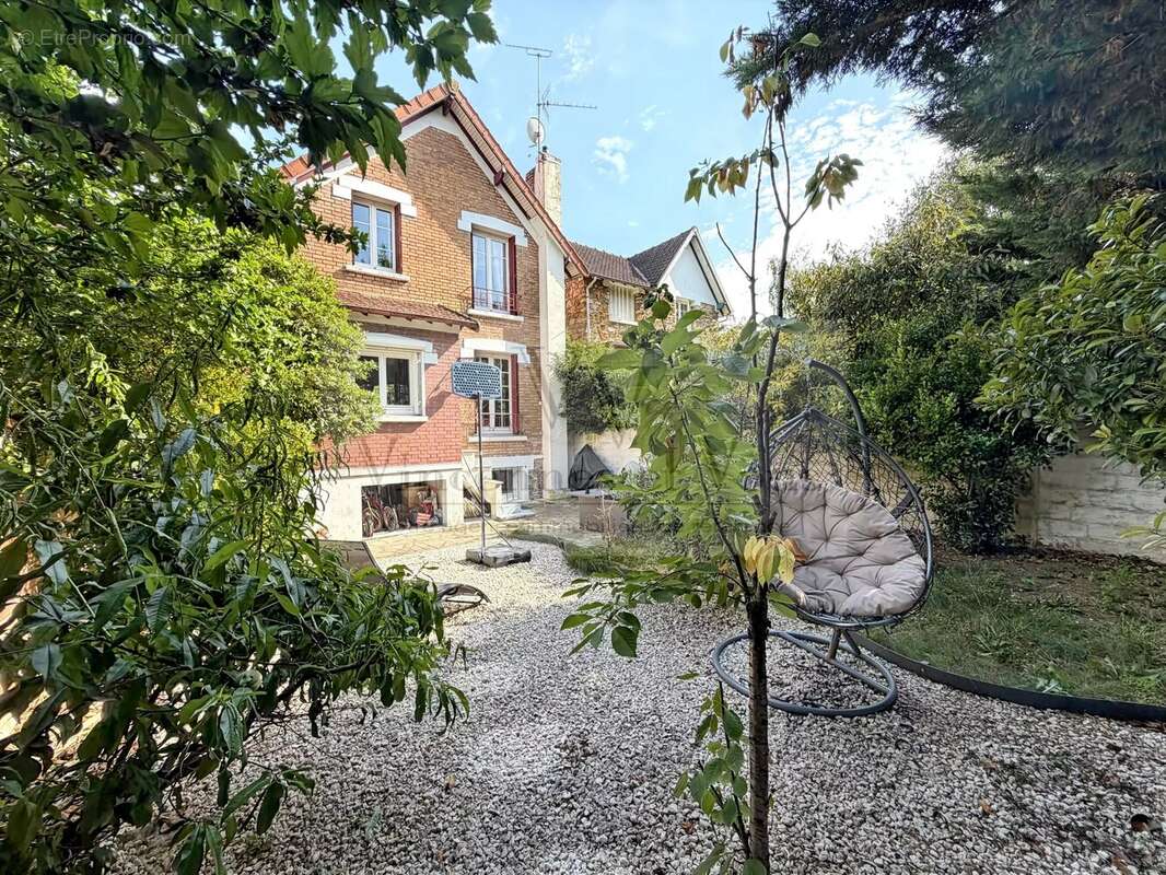 Maison à SAINT-MAUR-DES-FOSSES