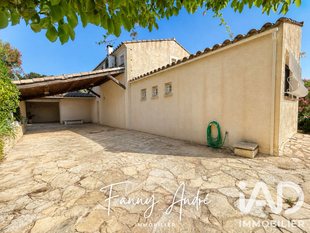 Photo 4 - Maison à LE CASTELLET