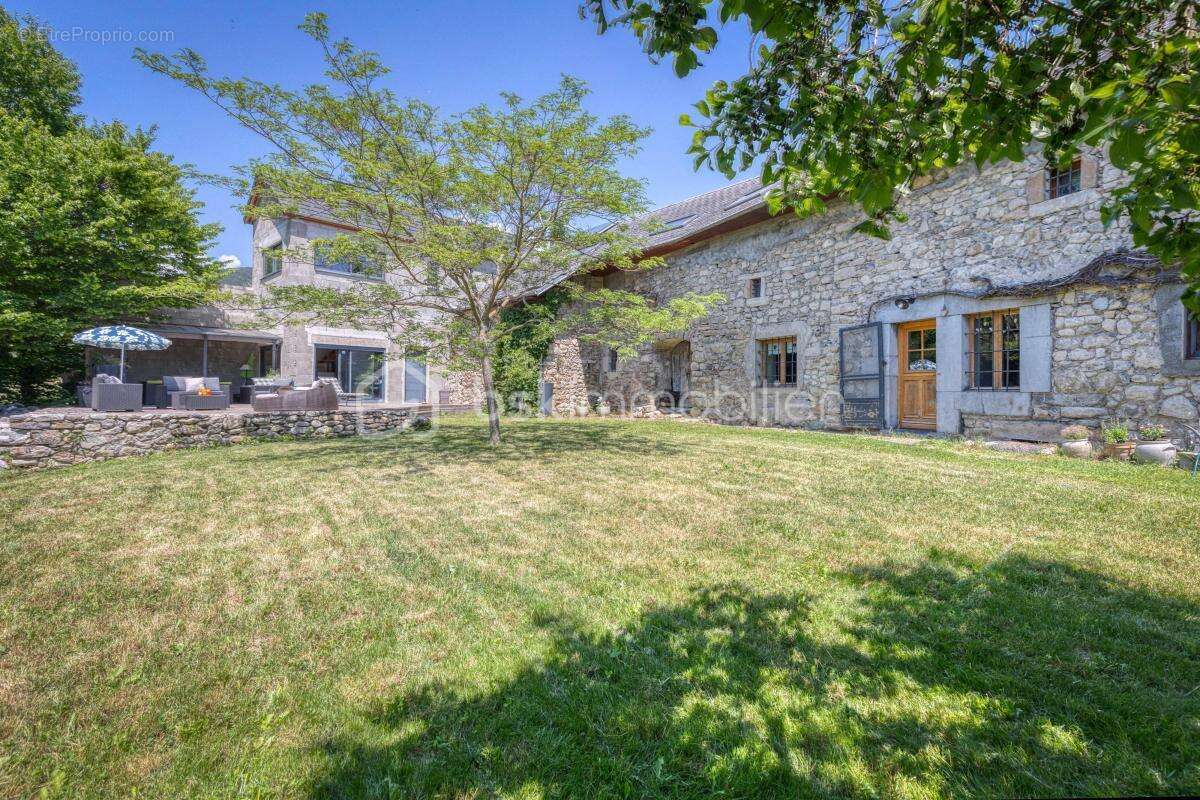 Maison à LA SALLE-EN-BEAUMONT