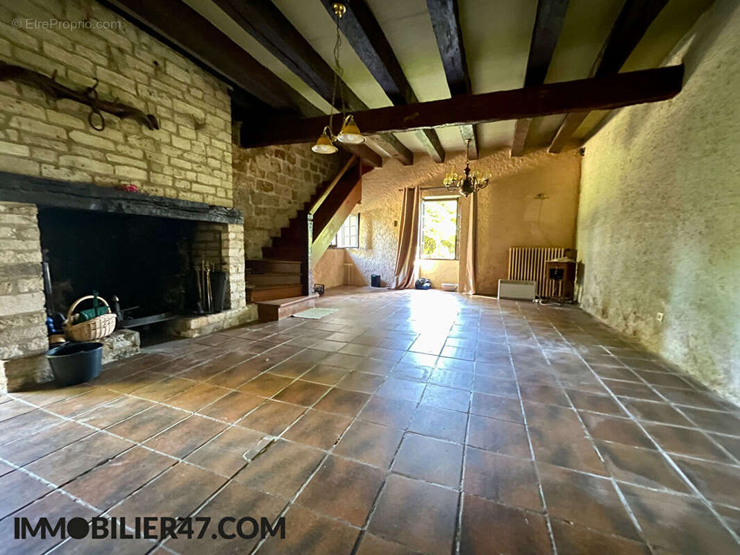 Maison à COLAYRAC-SAINT-CIRQ