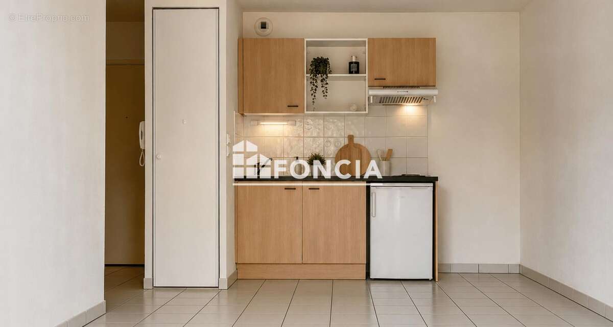 Bourg, appartement type 3 stationnements - photo 3