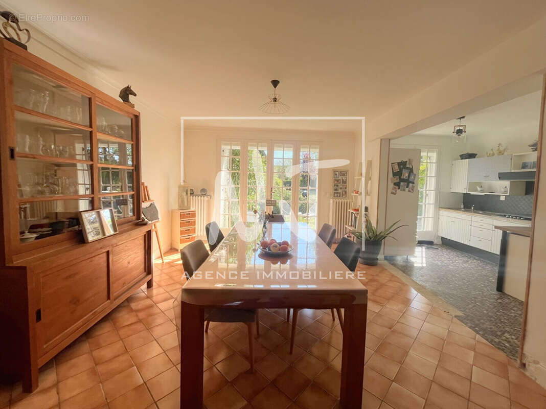 Maison à SAINT-BARTHELEMY-D'ANJOU