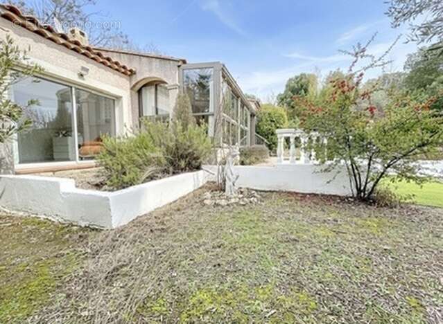 Maison à VINON-SUR-VERDON