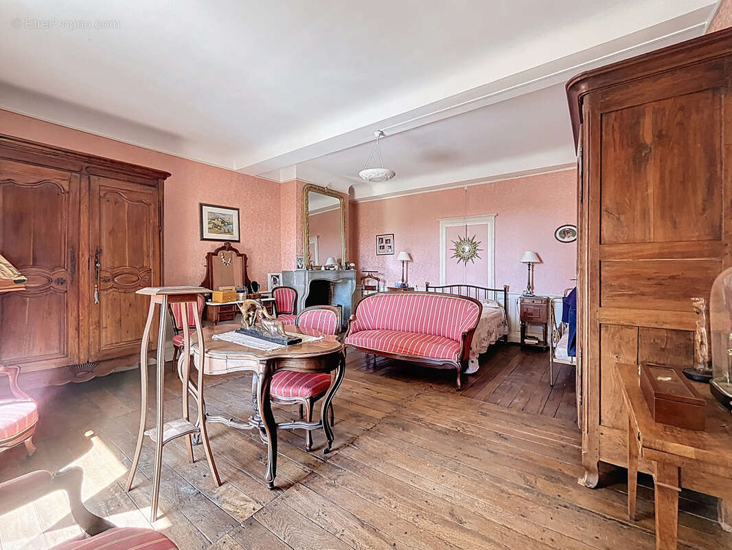 Maison à GRANCEY-LE-CHATEAU-NEUVELLE