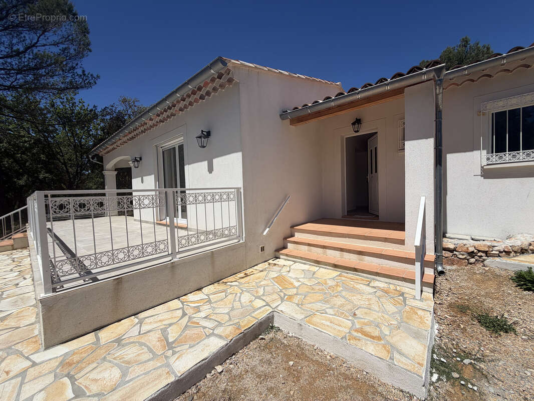 Maison à REGUSSE