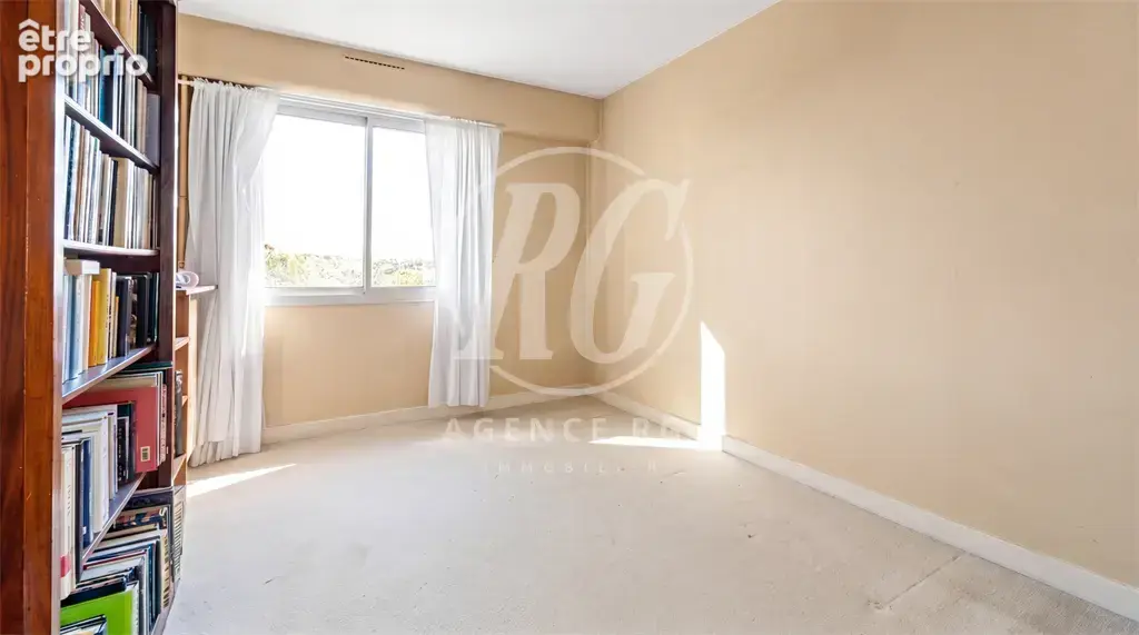 Appartement 4 pièces 83 m² à vendre à Garches (92380) - photo 8