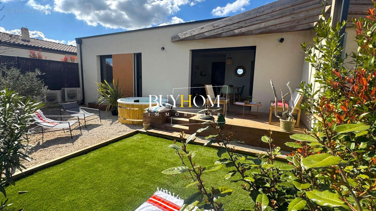 Maison à L'ISLE-SUR-LA-SORGUE