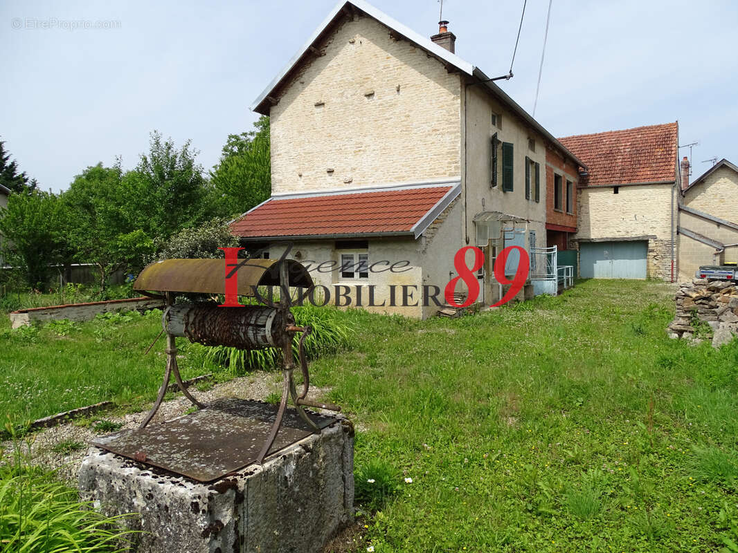 Maison à MONTIGNY-SUR-AUBE