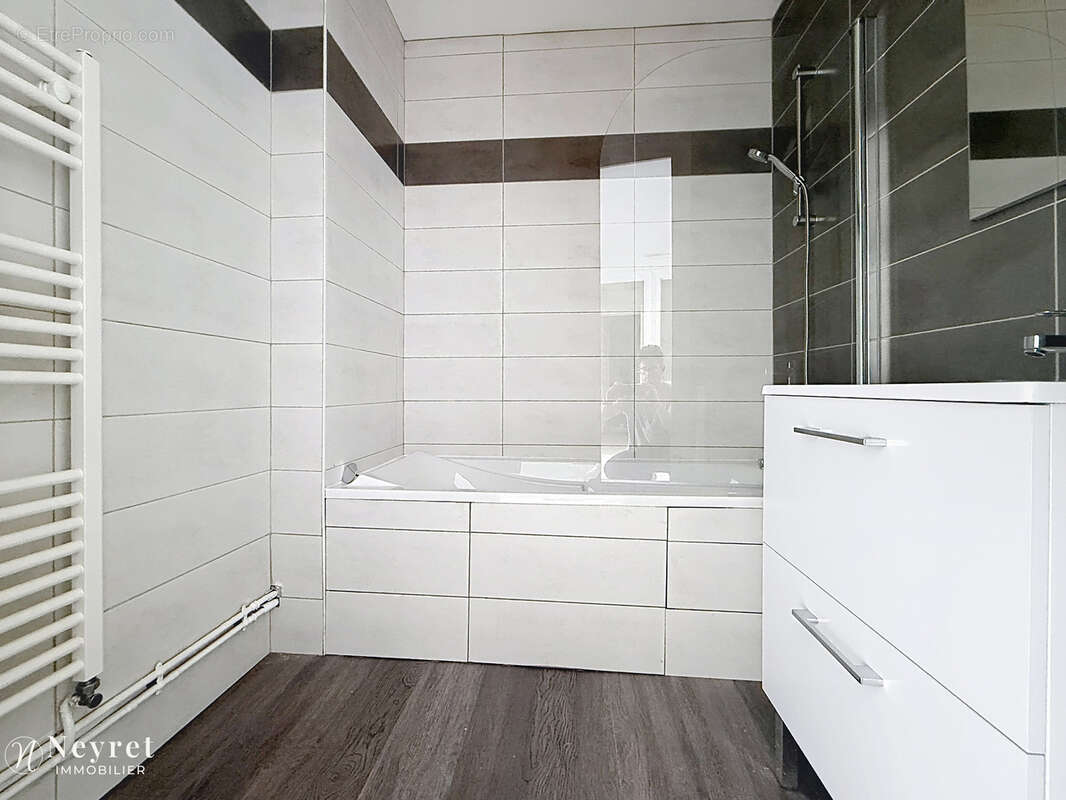 Appartement à SAINT-ETIENNE