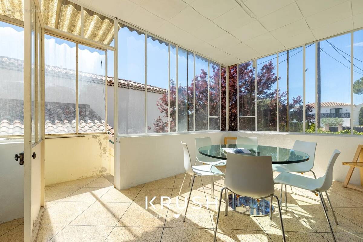 Appartement à SAINT-CYR-SUR-MER