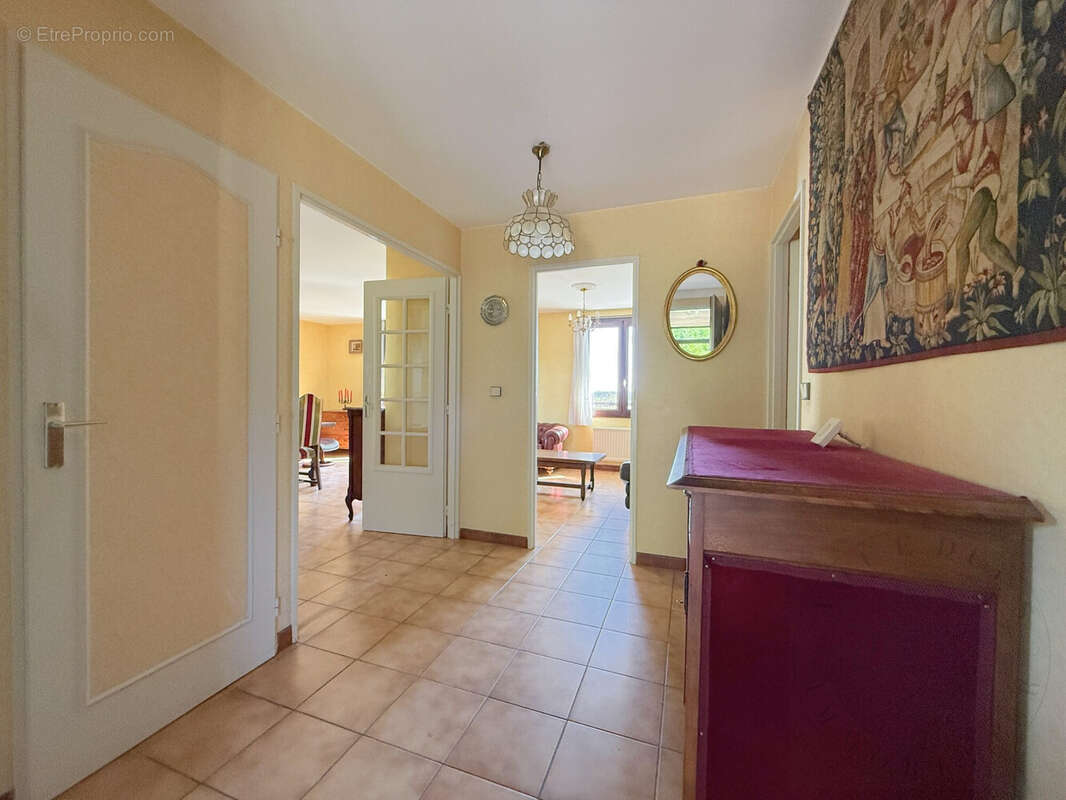 Maison 144 m² à Chaponost  - photo 4