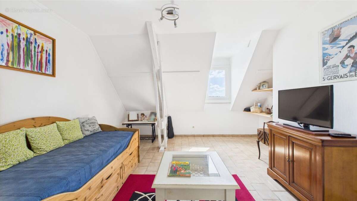 Maison à LUC-LA-PRIMAUBE