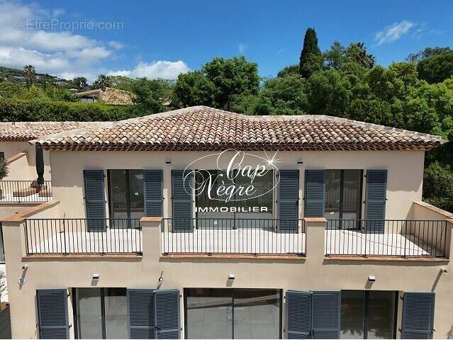 Appartement à 100m des plages t4 avec terrasse et 2 parkings dans résidence calme à vendre à grimaud beauvallon - golfe de saint - photo 15
