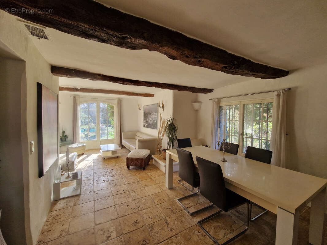 Maison à LORGUES