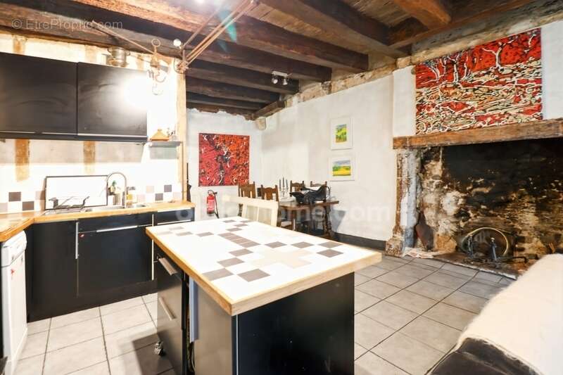 Maison à MAGNAC-LAVAL