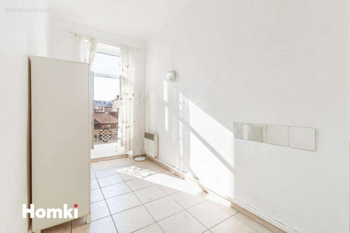 Appartement à MARSEILLE-6E