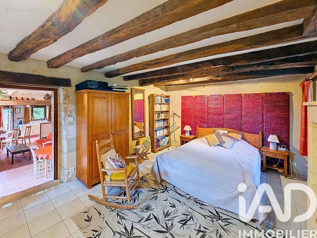 Maison 300 m² à Marce-Sur-Esves  - photo 4