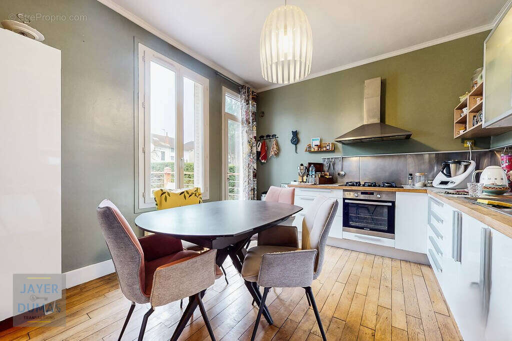 CHALON-SUR-SAONE - Belle maison au calme avec Garage et Piscine - - photo 3