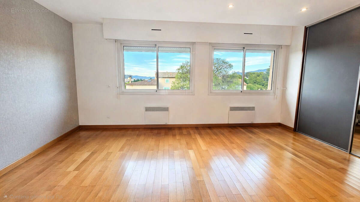 Appartement à MARSEILLE-8E
