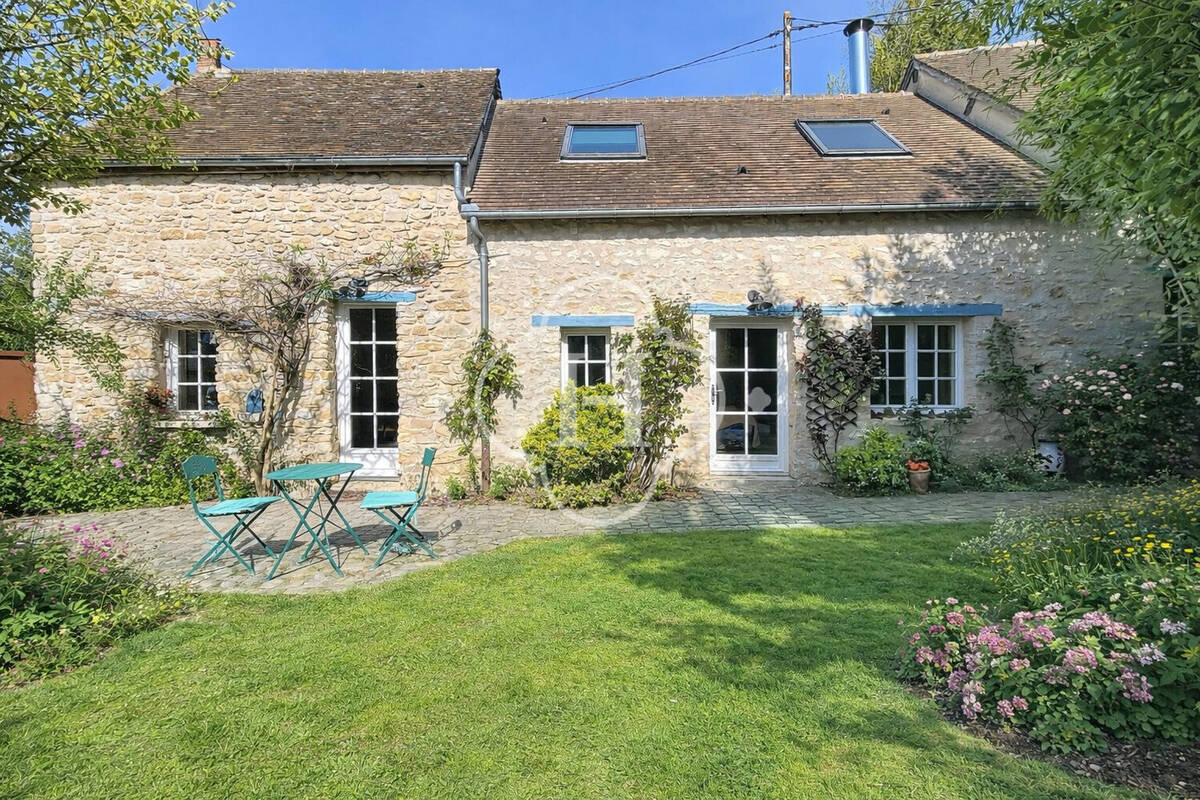 Maison à JUMEAUVILLE