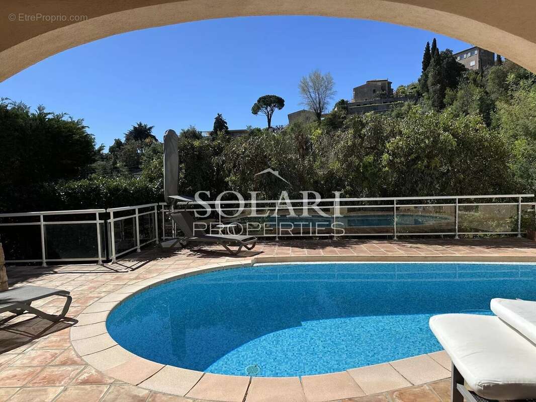 Maison à MANDELIEU-LA-NAPOULE