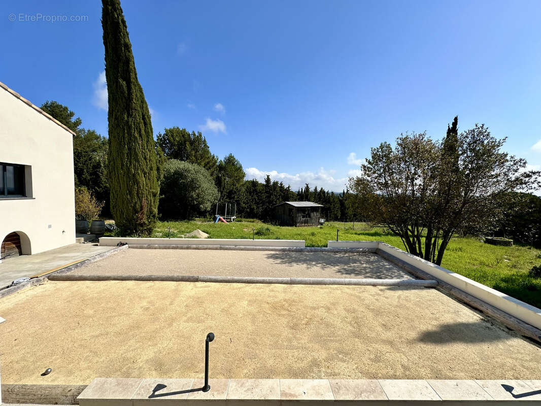 Maison à VILLEMOUSTAUSSOU