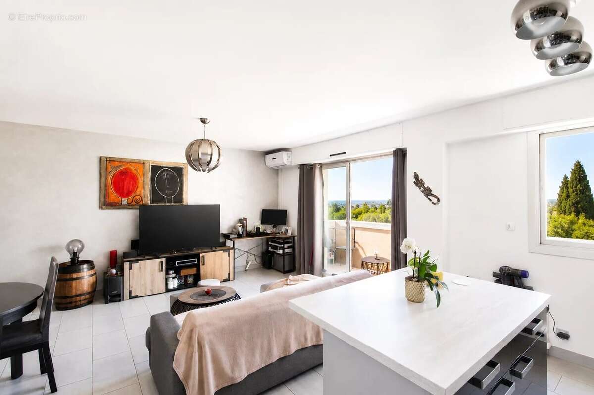 Appartement à SAINT-MARTIN-DU-VAR
