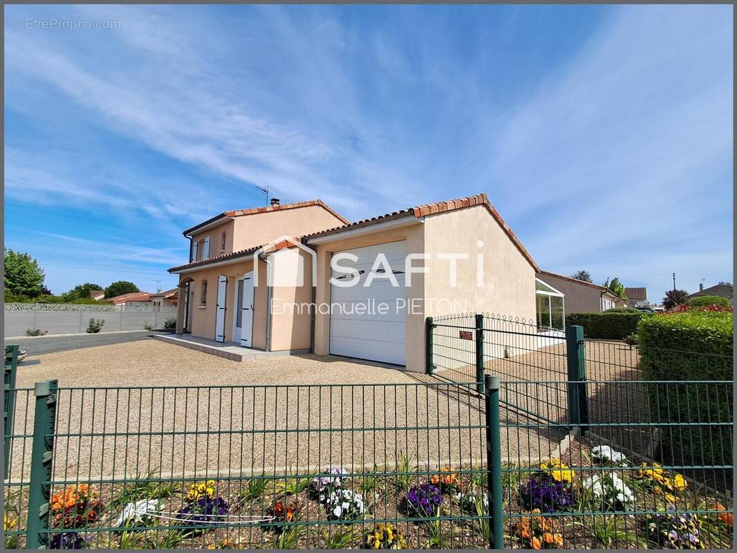 Photo 1 - Maison à NEUVILLE-DE-POITOU