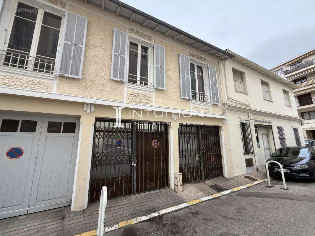 Cannes - Saint Nicolas : Ensemble de trois immeubles entiers - photo 16