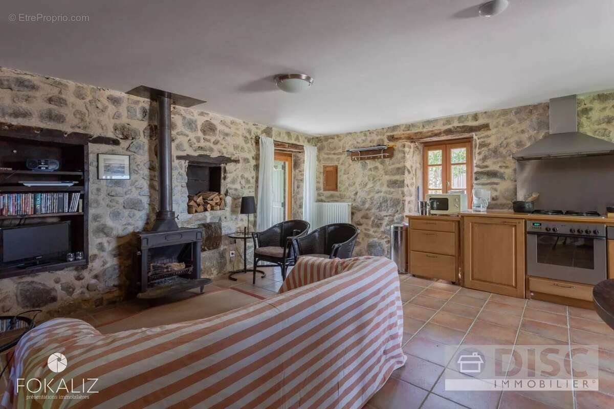 Maison à SAINT-ANDRE-DE-NAJAC