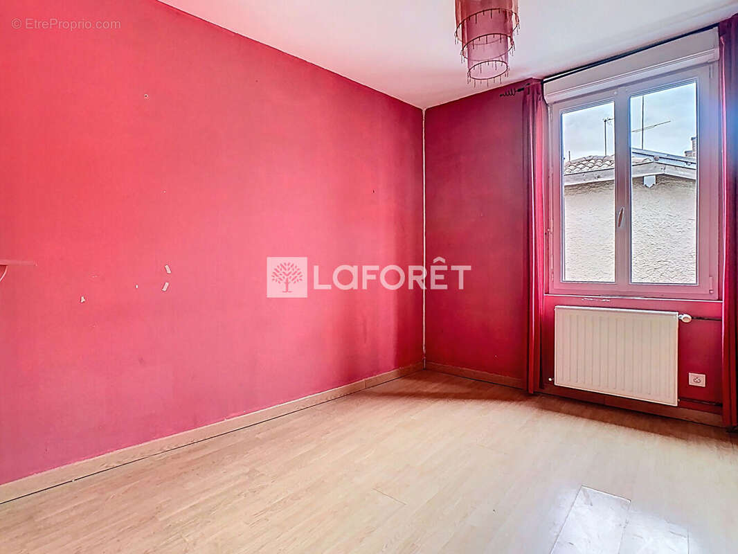 Maison à LA NEUVILLE-AU-PONT