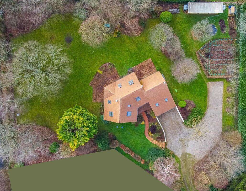 Maison à YVRE-L'EVEQUE