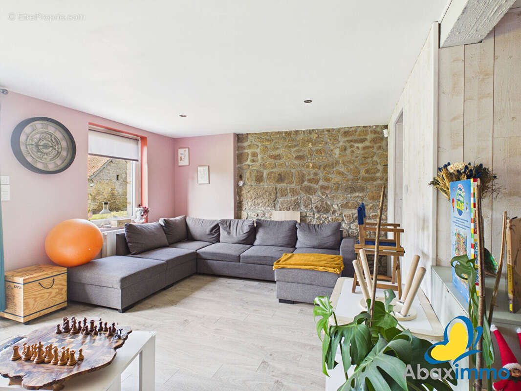 Maison à LE MENIL-SCELLEUR