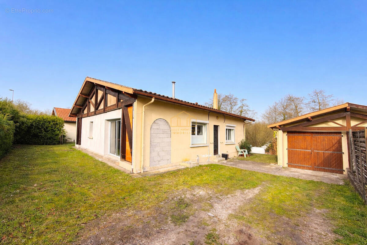 Maison à PARENTIS-EN-BORN