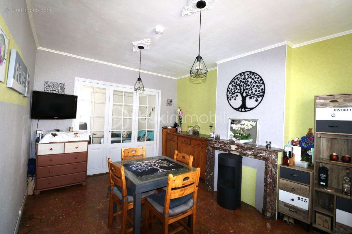 Maison à MONTIGNY-LENCOUP