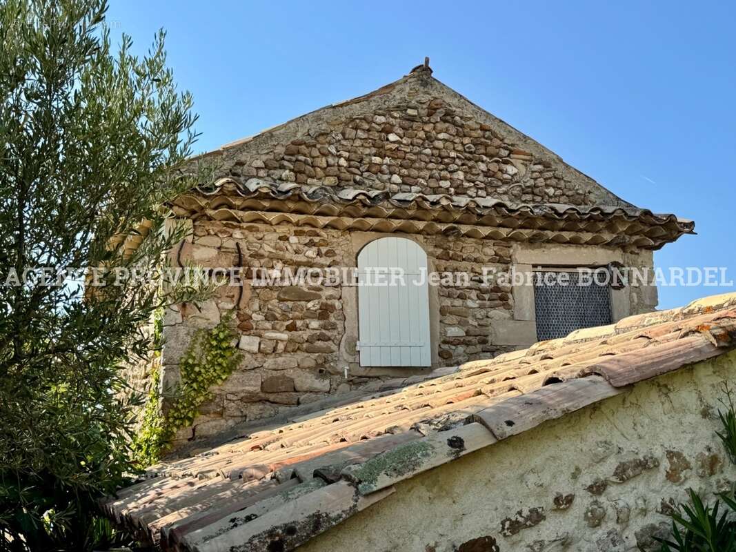 Maison 242 m² à Grillon  - photo 11