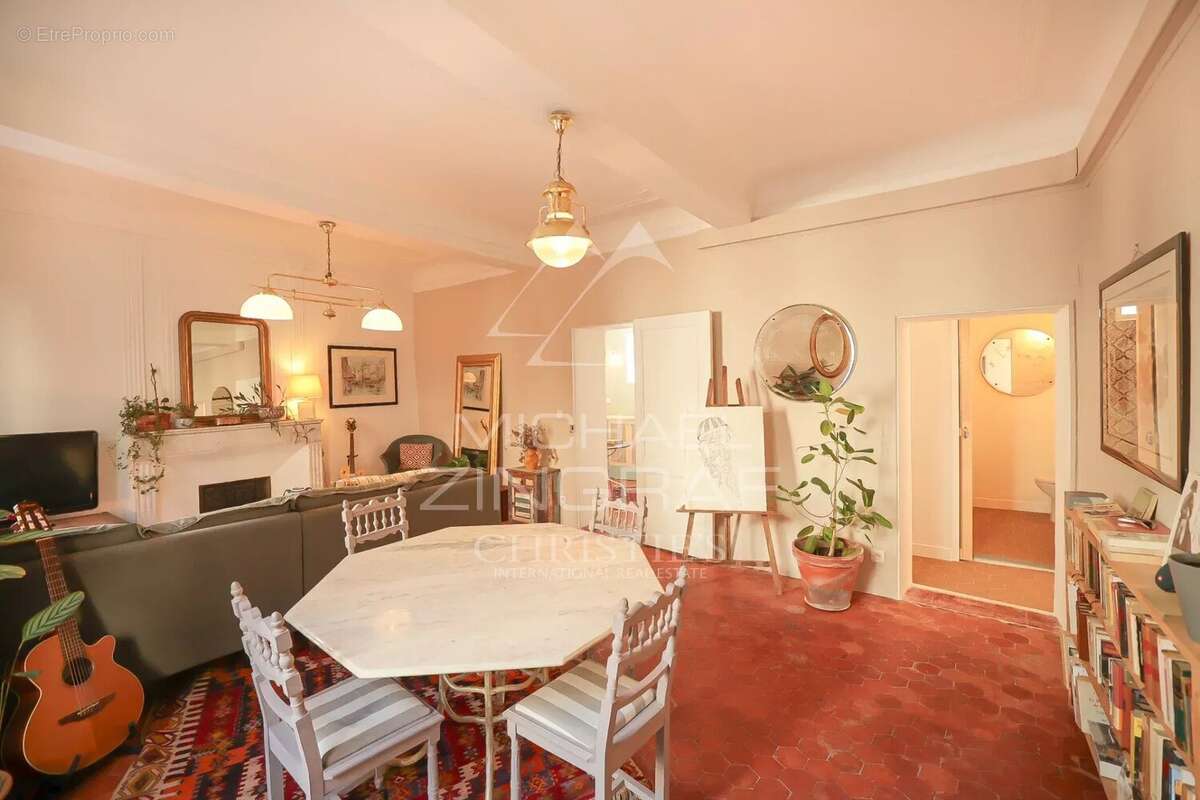 Appartement à BONNIEUX