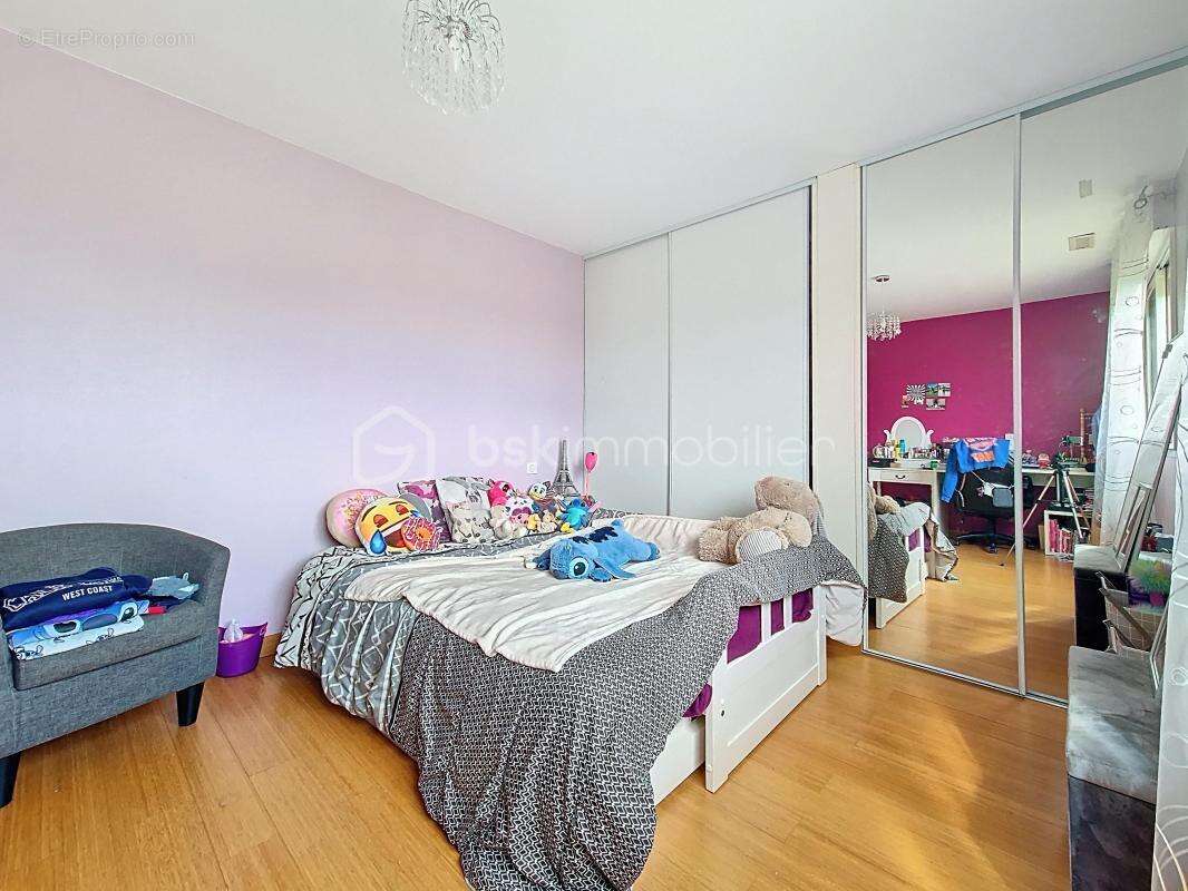 Villa contemporaine 216 m² avec piscine, suite parentale et espace professionnel – Bardigues - photo 10